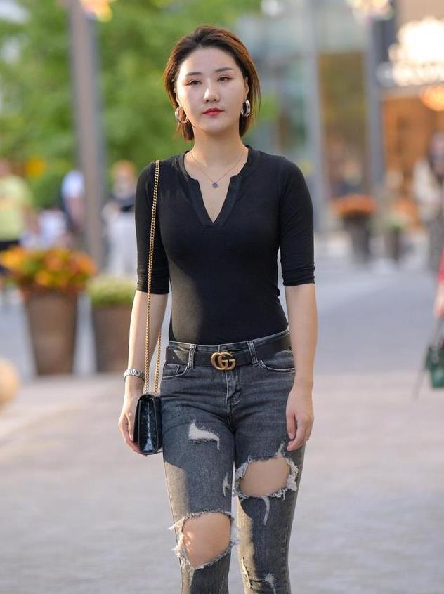 也许|“婴儿肥”不能按正常穿搭来,吊儿郎当也许能有修身效果!