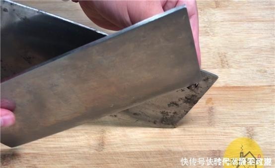 螺丝|才发现,菜刀上圆孔有个厉害用法,现在知道还不晚,太多人收藏了