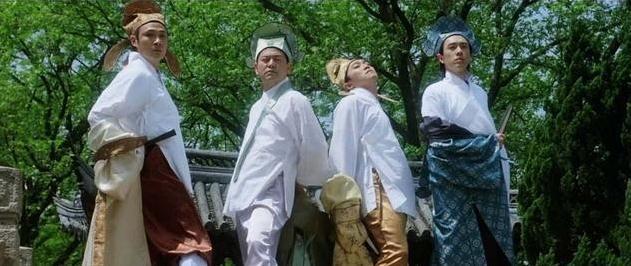 秋香#高人出上联:“公鸡打架头对头”唐伯虎巧对下联,众人拍手叫好