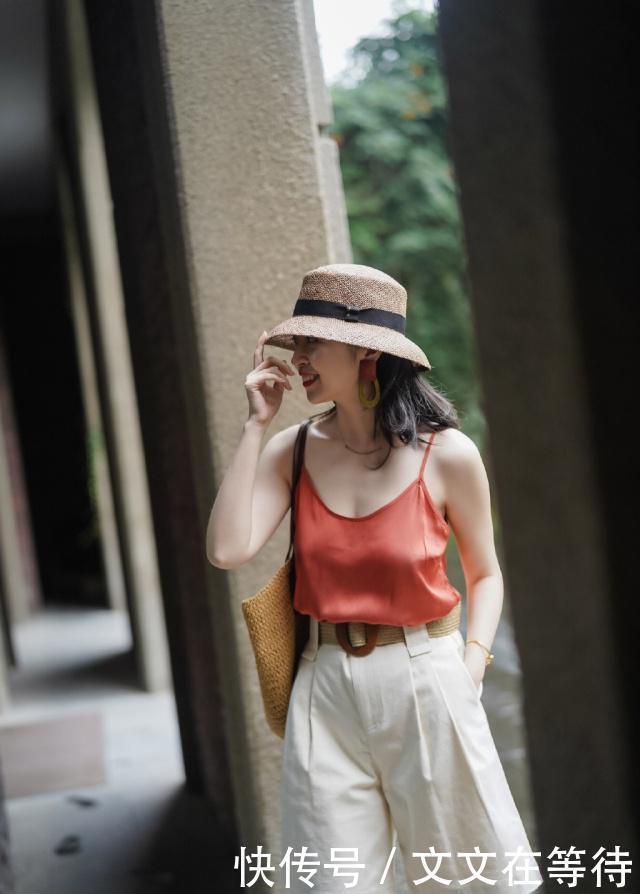 夏季|夏季就是要穿吊带才够漂亮,吊带搭配短裤复古精致,港风十足