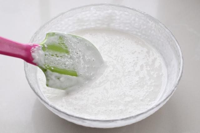 无需揉面的米发糕，搅一搅、蒸一蒸，香甜Q弹有嚼劲，比馒头简单