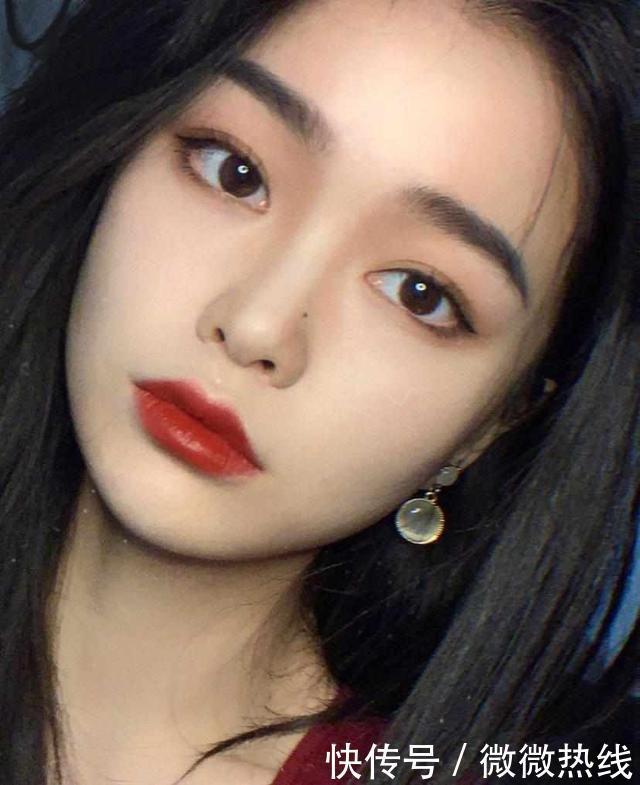 “国货之光”花西子散粉遭吐槽,这几支口红却意外受到好评