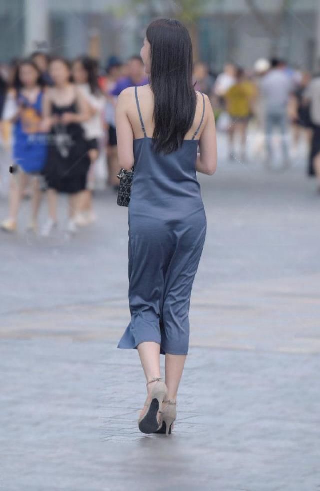 荣华富贵|街拍许她一生荣华富贵,应该再也不会失去了吧