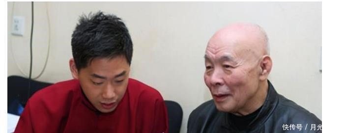 曲艺|郭德纲怒批曲艺牡丹奖获奖者,毫不留情,四年前夸赞时却毫不吝啬