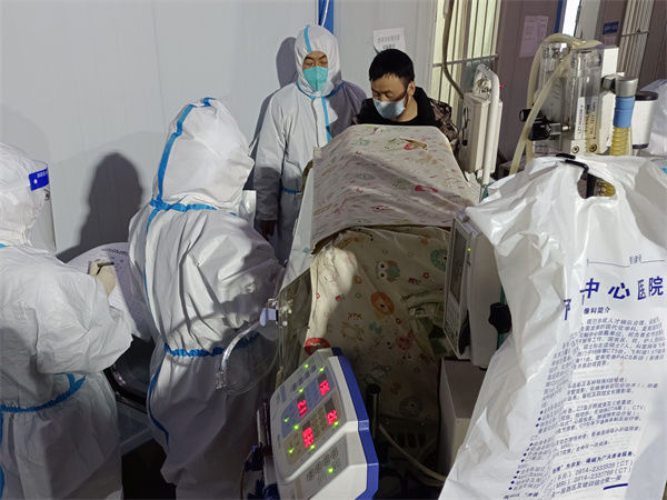 王惠萍|疫情下排除万难开放生命通道，生后15天的早产儿被成功救治