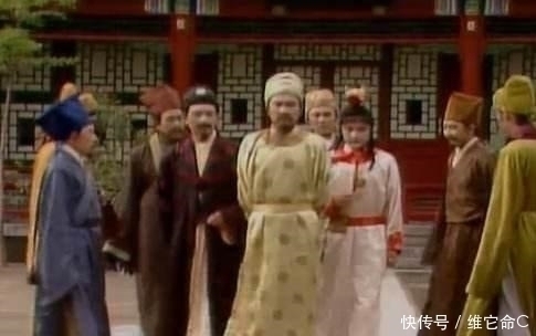 贾宝玉&薛宝钗称呼薛姨妈为妈, 贾政喊贾母一声母亲, 贾宝玉却管王夫人叫太太!