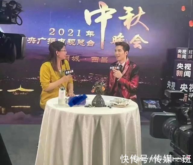 花絮|央視中秋晚會后臺花絮:撒貝寧耍寶搶鏡頭，蕭敬騰一來西昌就下雨