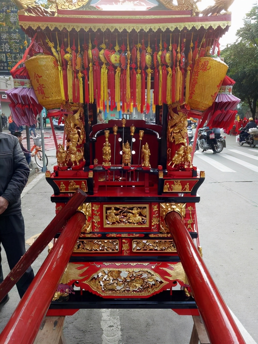 规矩$隆裕嫁给光绪,为何凤轿是锁着的,这规矩一般人不知道