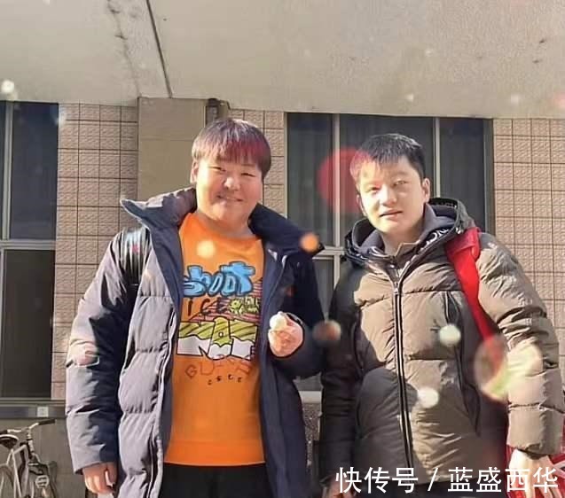 樊振东|追星组诞生!樊振东手持“香烟”引争议,陈梦胖了,孙颖莎成团宠!