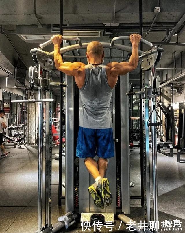 娇妻|64岁大爷健身19年，娶志同道合美女娇妻，夫妻美满幸福