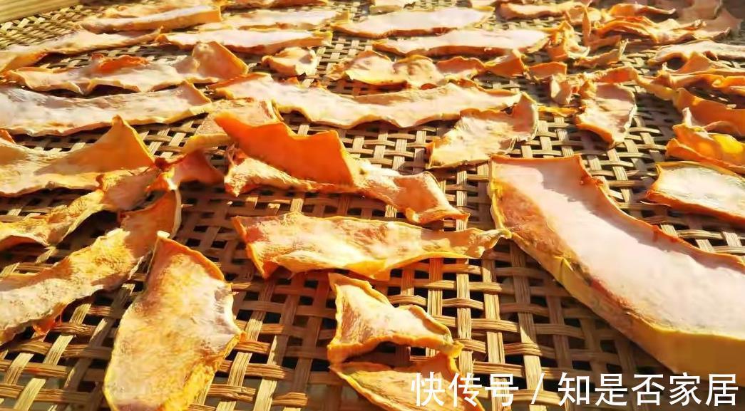 南瓜|菜园结的南瓜多得吃不完，我把南瓜晒干，没想到比牛肉干还好吃