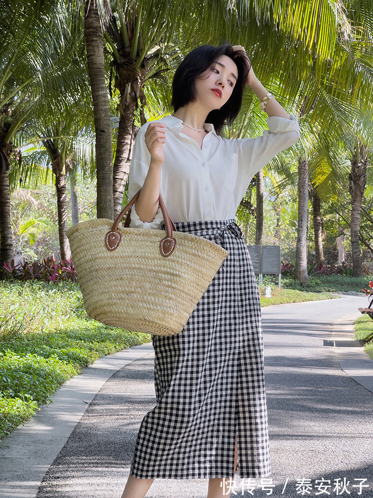 半身裙|谁说穿“白衬衫”土到掉渣？今天教你这样穿：有没有美到你？