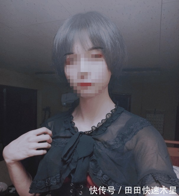 同学|女装大佬同学自述,舍友都在不敢cos,没人时锁门“自己玩”