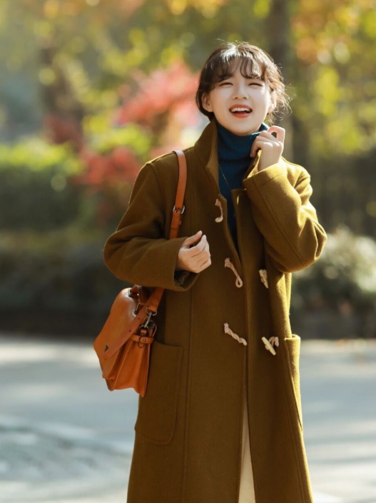 棕色大衣 棕色大衣烂大街?学博主这样搭配,158cm也能穿出强大气场!