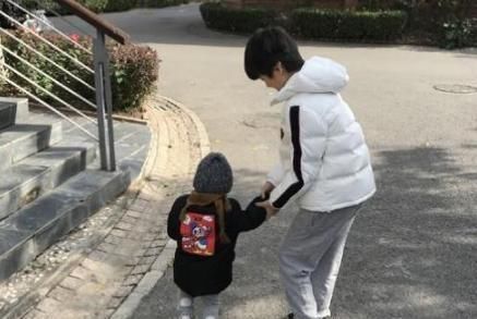 小张刚|'我是姐姐不是妈',女儿拒绝抚养亲弟弟,遭父母告上法庭