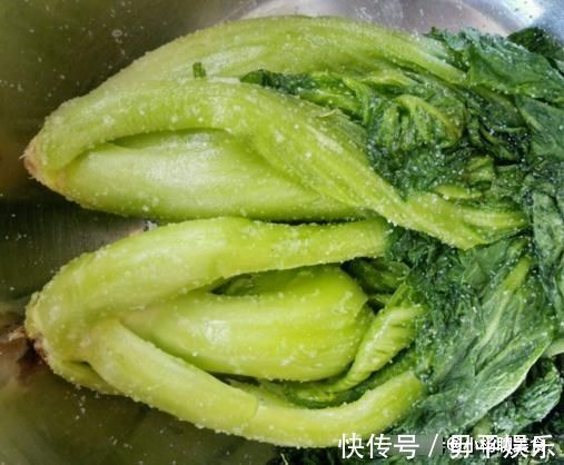下饭|大厨：腌酸菜别只加盐，多加“1步”，开胃又下饭，放一年都不坏