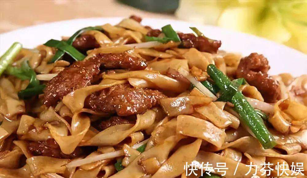 蛋清淀粉|一份完美的干炒牛河,焦香黄亮,牛肉鲜嫩多汁,太好吃了!