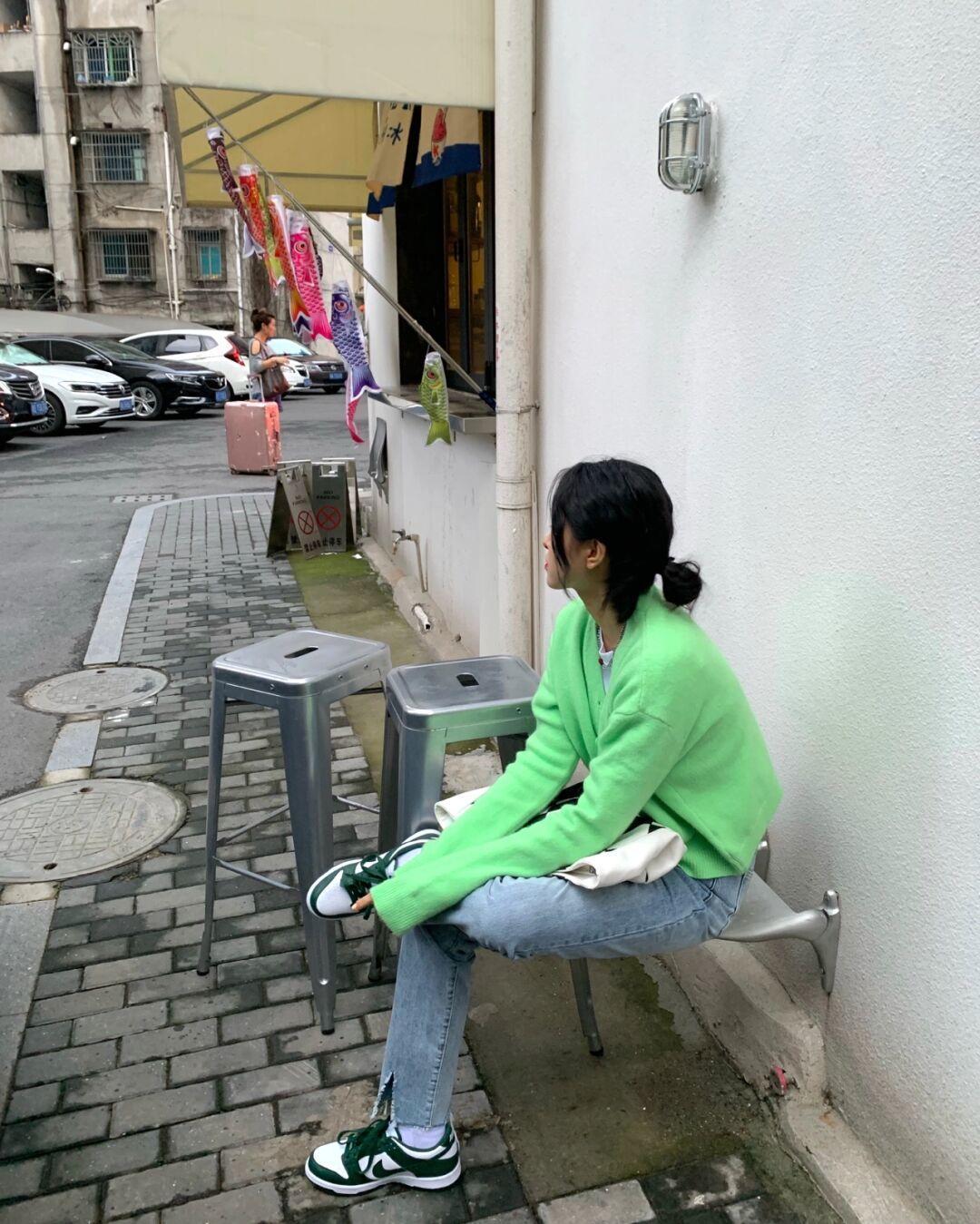 搭配|想穿出韩系穿搭的精髓,懂得“配色”很关键,这些穿搭值得借鉴