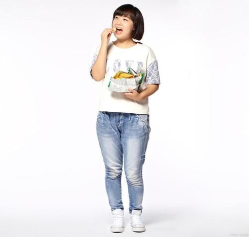 体重|每天仅吃1个苹果，1个月会瘦几斤？短期减重、长期反弹，你自己选