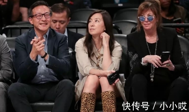 欧文|篮网老板娘久违亮相，气质优雅！看不出快60岁，替蔡崇信分忧