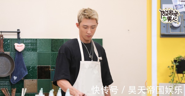 宋妍霏|爱奇艺《做家务的男人》第三季 陈学冬董又霖郭采洁体验复古造型!