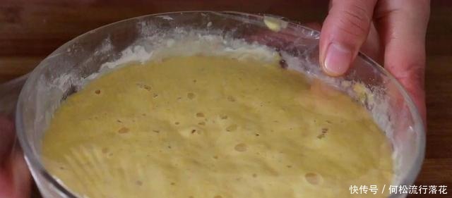 玉米面加2个鸡蛋，不蒸不炸，营养又解馋，出锅全家抢着吃！