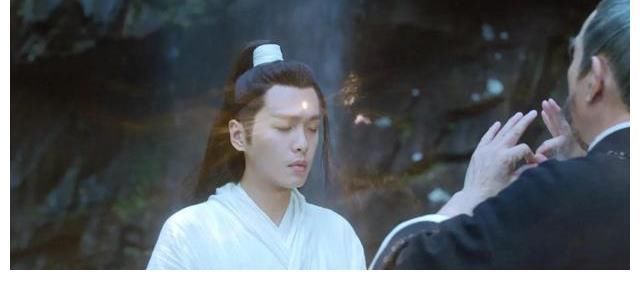 电视剧版!《雪中悍刀行》王重楼为何给徐凤年大黄庭?看似亏了,却也是自保