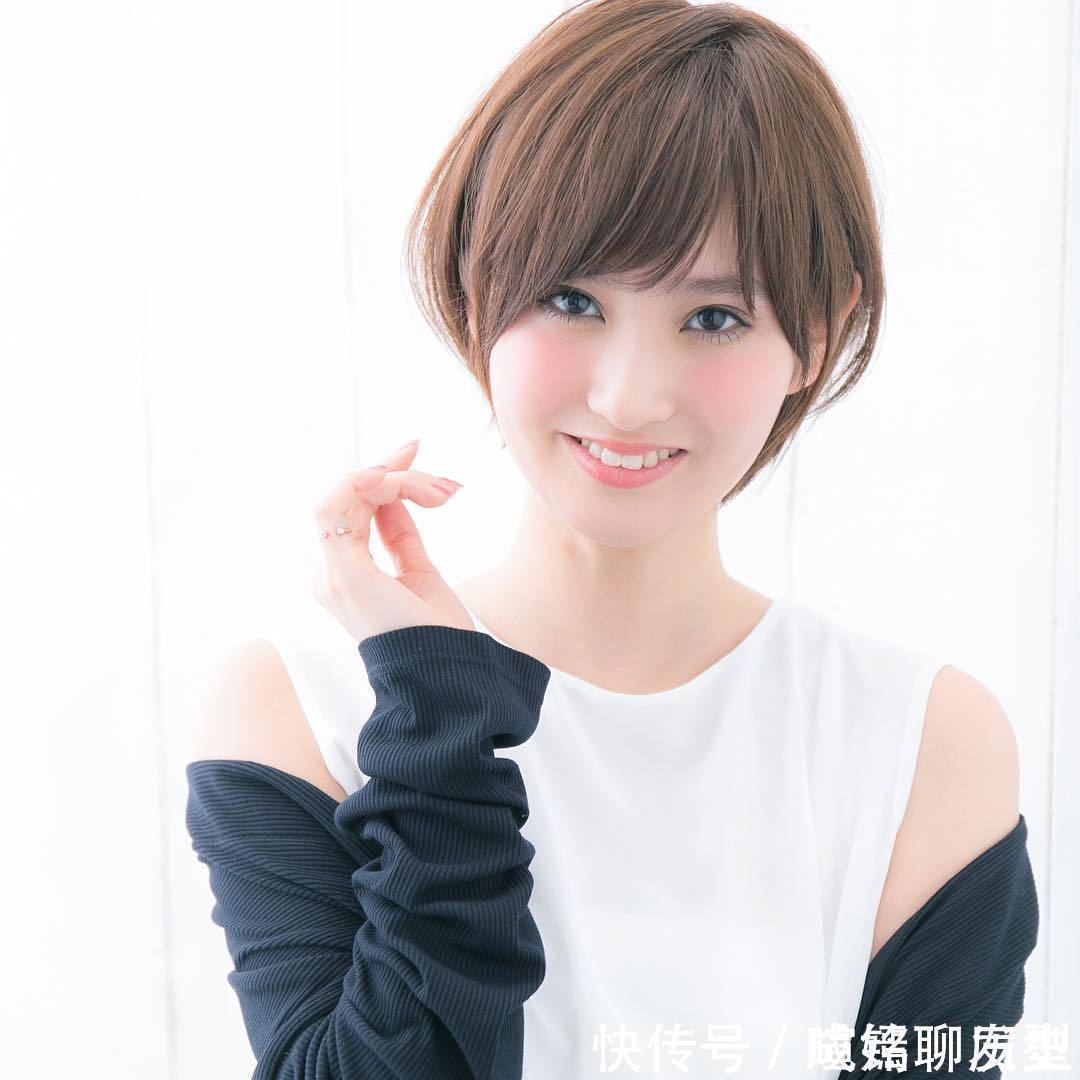 女生|圆脸的女生,应该如何选择发型,才会让自己看起来显脸小?