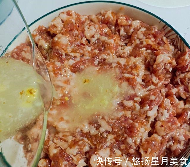 肉馅|大肉包子，暄软鲜香，一口气吃了三个！