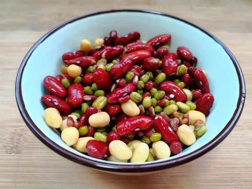  明天腊八节，教你最正宗的腊八粥熬法，香甜软糯喝不够，省时省力