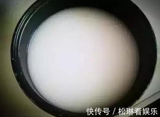 养花|养花不用买肥料，4种''生活垃圾''一处理，盆栽开花又大又漂亮