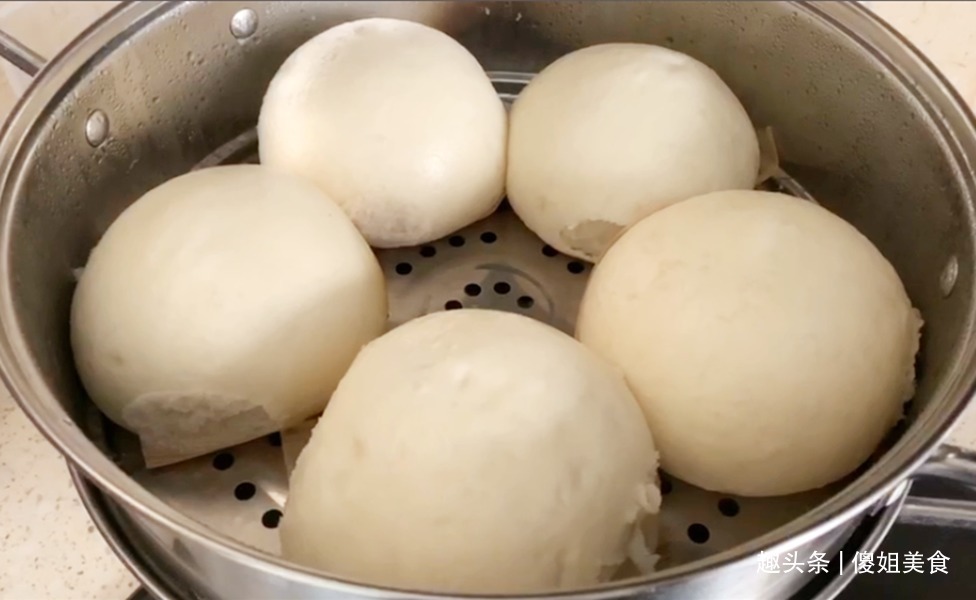 秋天发面,掌握1点,8分钟发满盆,蒸出的馒头比面包还香特好吃