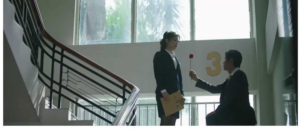 《星辰大海》李一鸣表白简爱，惹怒文馨，简爱事业迎来滑铁卢