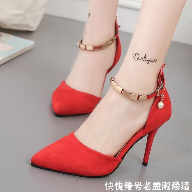 细跟 清凉一夏,尖头细跟+浅口一字扣,爱美的妹子可不要错过哟