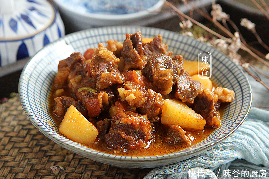 简单|冬至将至,天冷要多吃这肉,滋补美味不上火,简单焖一锅特馋人