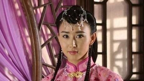 皇后|她是大清第一才女皇后，封号无人能及，死后儿子被“情敌”抚养！