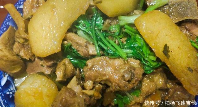 烧鸭|我家的晚餐-萝卜烧鸭.平菇豆腐,萝卜咸中带甜,比鸭肉好吃