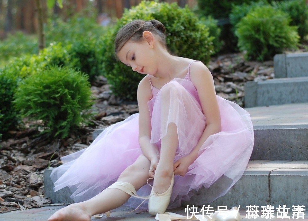 护士|护士口误说错孩子性别,家长前后像换了个人,引人深思