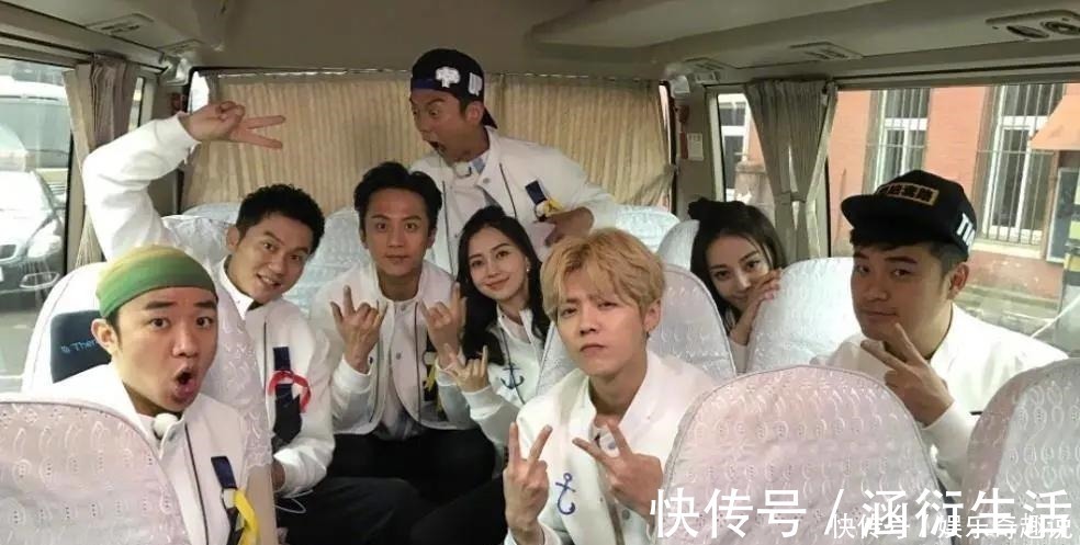 邓超|李晨邓超举动都好暖心!一个是为了工作人员,一个却是为自家兄弟