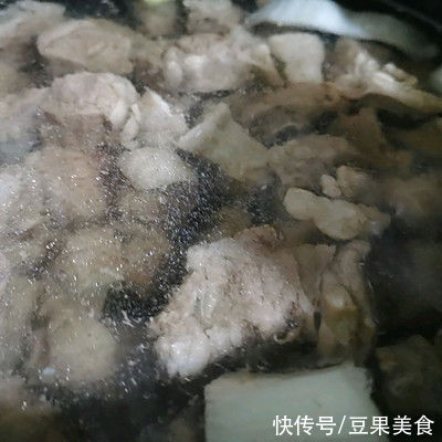 配着这盘牛肋条炖西红柿,米饭可以吃三大碗