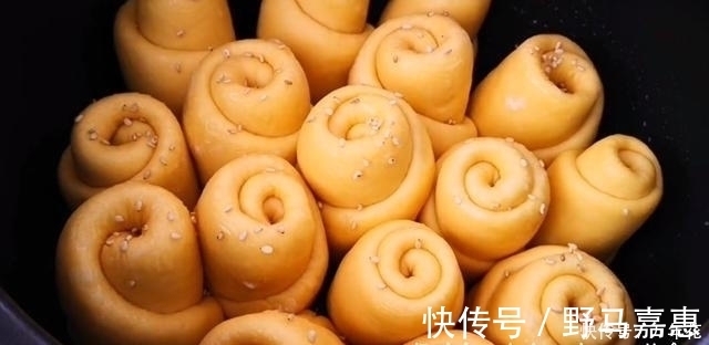 红薯里加一个鸡蛋，不用烤箱，不用锅烙，简单一做，比面包还好吃