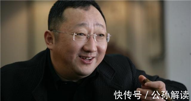 铺位|公务员辞职下海卖鸭，靠电脑配件年赚70亿，生活奢靡，酒只喝拉菲