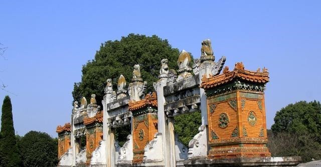 皇帝|大清灭亡100多年了,为何还有人守皇陵国家发工资,看完别羡慕