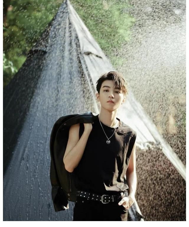 周深|丁程鑫受影響？周深成香餑餑？范丞丞宣傳新戲？王俊凱？