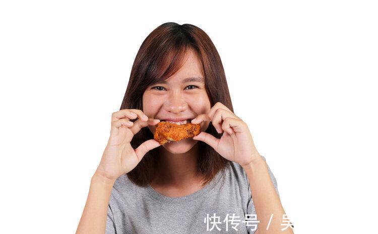 牛津大学|吃鸡或会增加3种癌风险,鸡肉究竟还能不能吃?