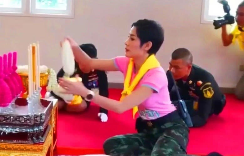 玛哈国王|泰王曾暗示王后人选,并非是41岁的苏提达,诗妮娜贵妃理解有误