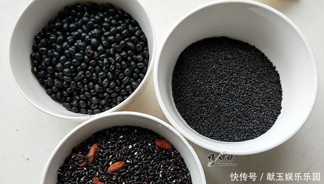 年轻|60岁阿姨每天吃两粒,皮肤紧致头发乌黑,看着比同龄人年轻20岁