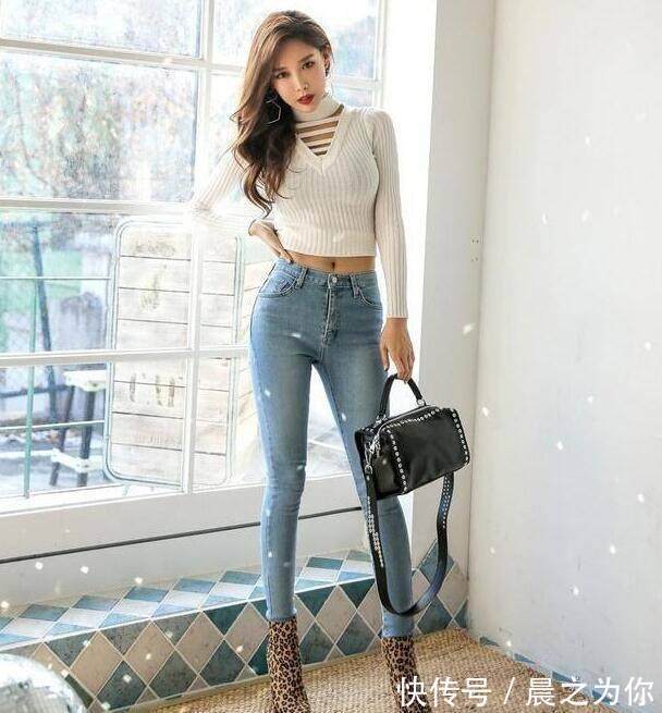 穿搭 穿搭紧身牛仔裤让女人尽显曼妙身姿,打造出高贵典雅的女性魅力!