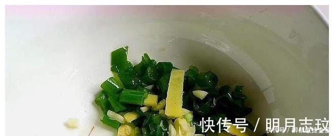手擀面|这才是面条最好吃的做法，面条劲道，香辣爽口，看完一遍就会做！