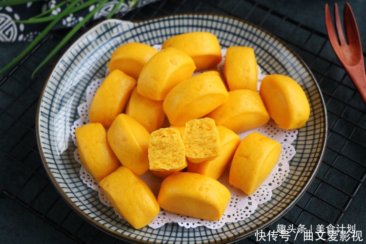 孩子不吃早餐,只用一招,又香又软,一口一个,每次吃一盘